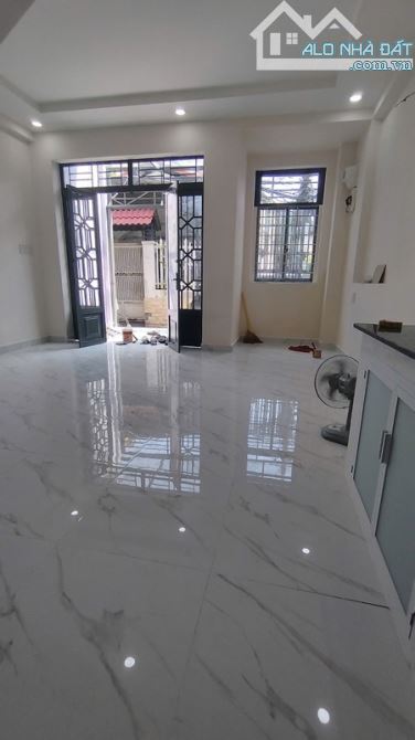 Bán nhà SHR Q7, 45m2, 3 tầng 3 pn,hẻm 3m, nhỉnh 4 tỷ - 6