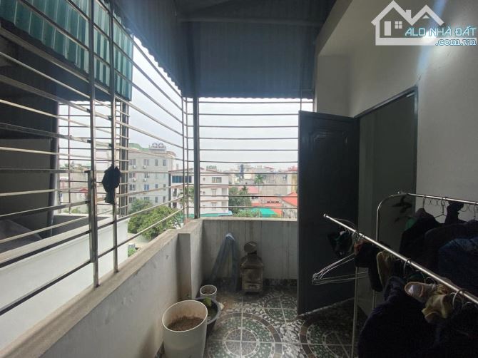 Nhà đẹp ở luôn Đông Ngạc Bắc Từ Liêm. Sổ vuông 31m 5 tầng 3 ngủ MT4m6 Giá 5.9 tỷ - 6