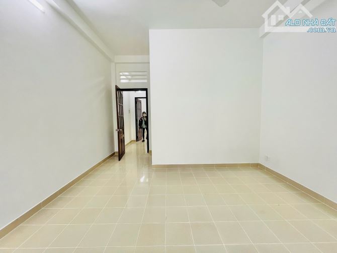 NHÀ 4 LẦU 4 PHÒNG NGỦ MỚI ĐẸP ĐẦY ĐỦ NỘI THẤT XỊN HẺM 417 QUANG TRUNG - 7