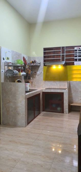 Cần bán 1 Bất Động Sản 298m² (Ngang 9m -Dài 38m) được thiết kế GỒM: 1 nhà Cấp 4 phía trước - 7