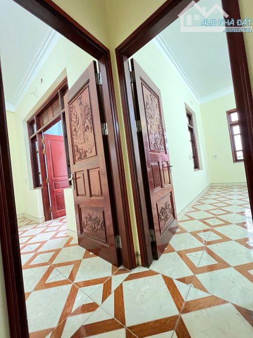 🏠 YÊN PHONG -BẮC NINH-DÂN XÂY 2 Ô TÔ VÀO NHÀ -DT :210 MÉT -GIÁ 6 TỶ NHỈNH - 8