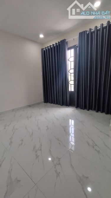 Bán nhà SHR Q7, 45m2, 3 tầng 3 pn,hẻm 3m, nhỉnh 4 tỷ - 9