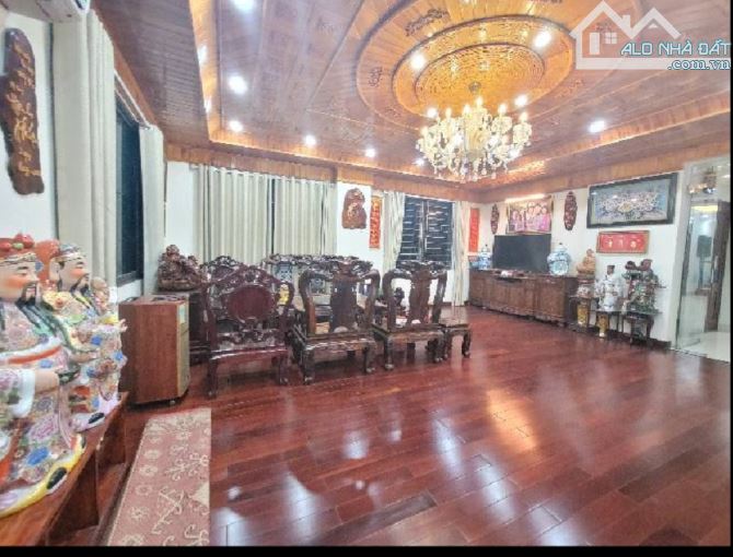 65 Tỷ/ 9 Tầng / 10 M tiền/ 180/200 M2 / Phân Lô Vỉa hè / Tân Triều - 9