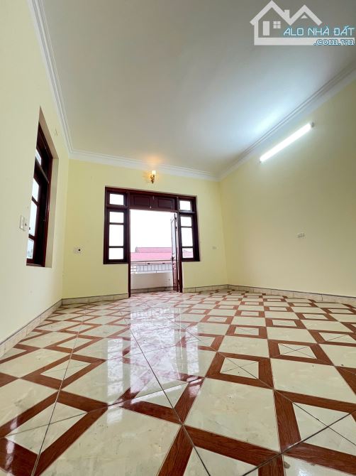 🏠 YÊN PHONG -BẮC NINH-DÂN XÂY 2 Ô TÔ VÀO NHÀ -DT :210 MÉT -GIÁ 6 TỶ NHỈNH - 9