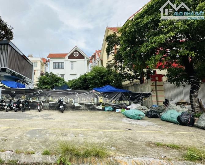 Cho thuê lô đất hiếm đường 40m lô 26 Lê Hồng Phong - Diện tích 253m2 - Mặt tiền đất 14m