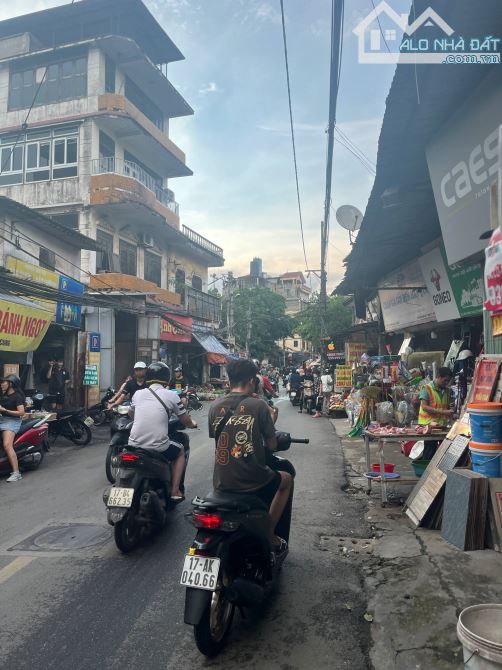 PHẠM VĂN ĐÔNG  NHÀ CẤP4 98m 31 TỶ LÔ GÓC MẶT TIỀN 6m 2 THOÁNG NỠ HẬU Ô TÔ TRÁNH NGÕ 6m