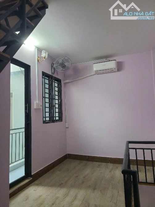 💥NHÀ 3 LẦU NHỎ XINH, MỚI, RA SÂN BAY 10P, CHỈ NHỈNH 2 TỶ, THƯƠNG LƯỢNG NHẸ