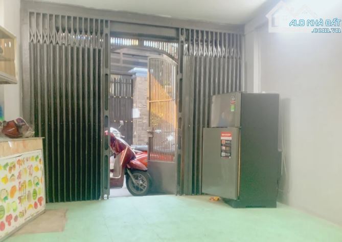 BÁN NHÀ HÒA HƯNG, GẦN CÁCH MẠNG THÁNG TÁM, QUẬN 10, 3 TẦNG, DT 5.4 x 4.3 m, GIÁ 3.35 TỶ