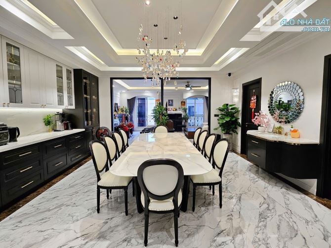 Bán Nhà 6Tầng KĐT Vạn Phúc City full Nội Thất Cao Cấp, Gần 1000m2 Sàn ĐTu KD Siêu VIp