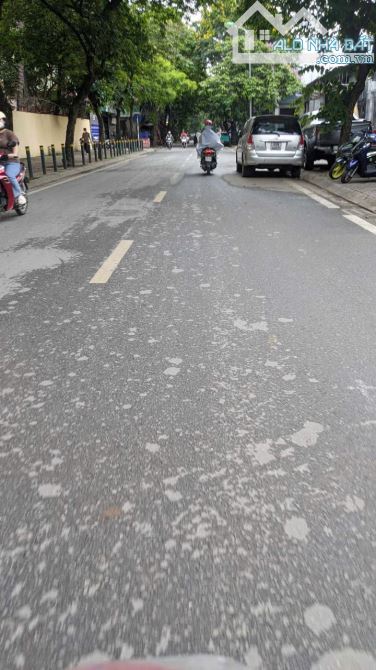 Bán gấp nhà Cầu Giấy, ô tô đỗ cửa,  MT 5.2m, giá nhỉnh 10 tỷ
