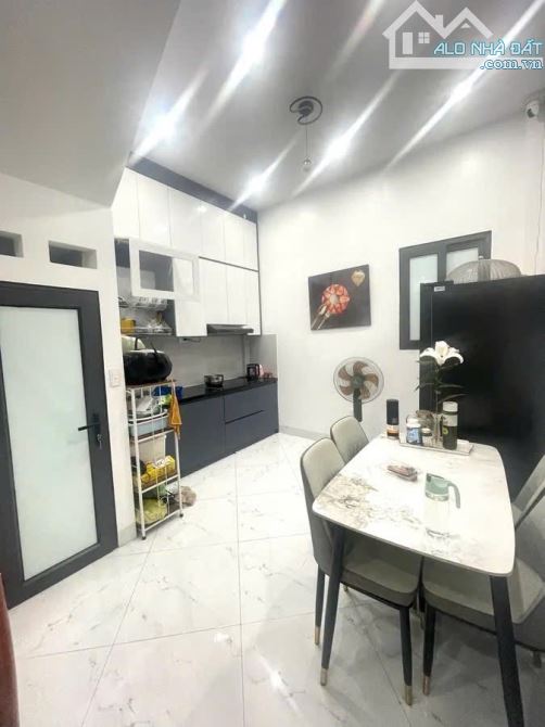 Bán Nhà Dân Xây Gần Ô Tô, KĐT Đại Kim, 6.5 Tỷ, Sổ Đẹp, Ở Ngay, Công Năng Đầy Đủ!