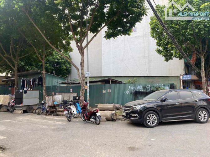 Tương lai là mặt phố Đội Cấn Đất vàng lô góc cuối cùng 3 ôtô tránh vỉa hè rộng 111m2 MT 6m
