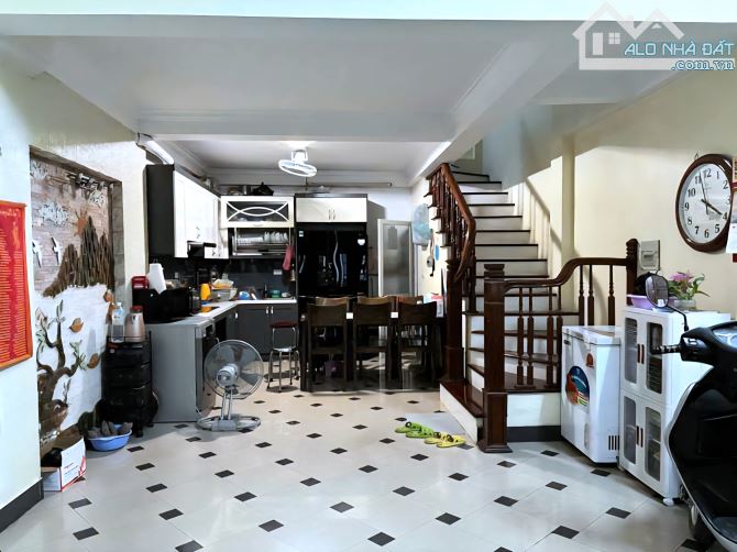 MẶT PHỐ LÝ THƯỜNG KIỆT HÀ ĐÔNG-DT39M- 4 TÂNG-VỈA HÈ-OTO TRÁNH
