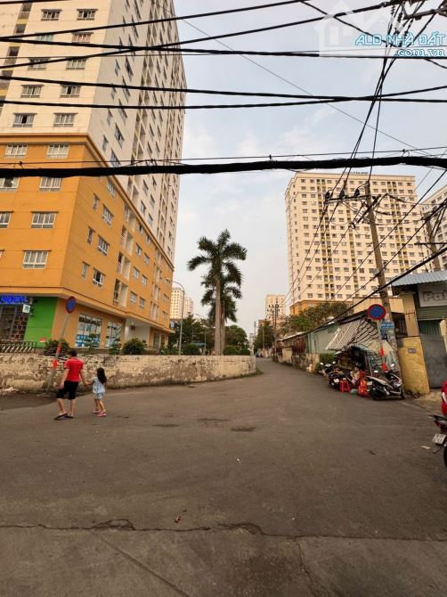 💥LUỸ BÁN BÍCH - TÂN PHÚ - NHÀ RẺ CHÍNH CHỦ - 56M2 - HẺM XE HƠI - GIÁ CHỈ 5.5 TỶ💥