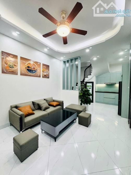 Cần bán nhanh nhà đẹp Trần Đại Nghĩa ngõ thông 2 thoáng 36/42 10 tỷ .