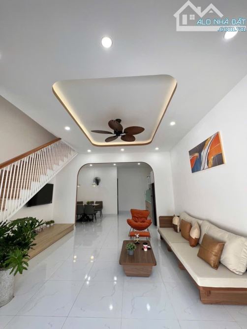 Nhà mặt tiền 1 trệt lầu đường Trần Phú - 5x15