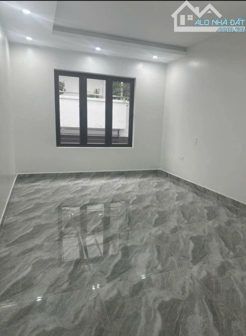 Bán nhà Trần Nguyên Hãn, An Dương, Lê Chân,  5 tầng, 50m2, 5,5 tỷ.