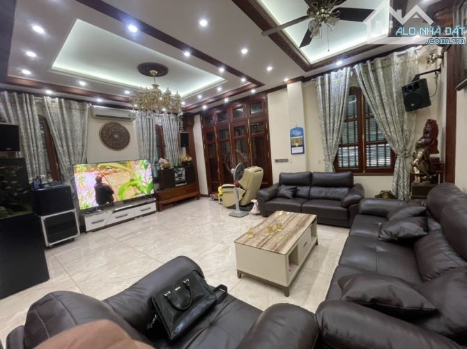 NHÀ MẶT PHỐ HAI BÀ TRƯNG – 6 TẦNG THANG MÁY – 122m² – KINH DOANH ĐỈNH – SỔ ĐỎ