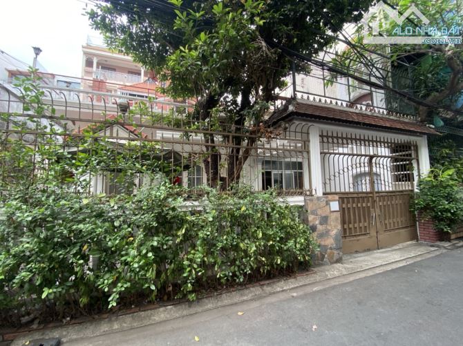 Cần bán nhà đường Nguyễn Trọng Tuyển Q,TB. DT: 10x 21m ( 210m2 ) Giá chỉ 36 tỷ tl
