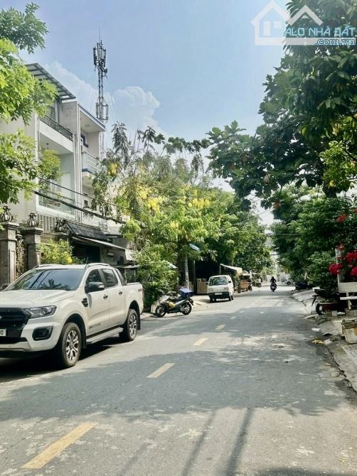 Bán nhà trung tâm Sơn Kỳ, 4 tầng, 4x20m, 6pn/4wc, cách Eaon mall 500m