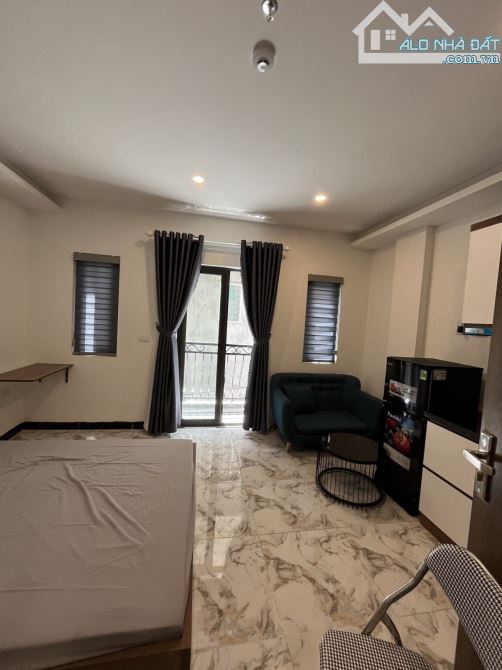 SIÊU PHẨM CCMN 52m2 - 8 tầng thang máy - Ô Chợ Dừa - CÓ BAN CÔNG  - Cách mặt phố 20m