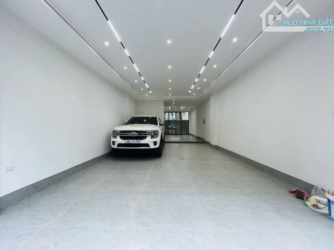 BÁN GẤP NHÀ PHỐ TRẠM - LONG BIÊN - HÀ NỘI: 100m² x 7 TẦNG - MẶT TIỀN KHỦNG 5.5M