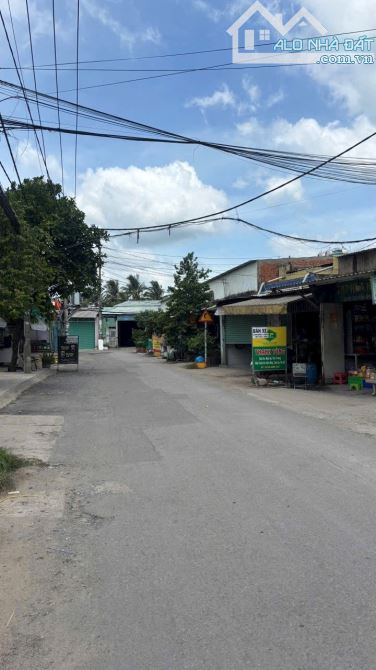 bán gấp nhà mặt tiền chợ 1A vào đường 1C gần đường võ văn vân ấp 7 vĩnh lộc B