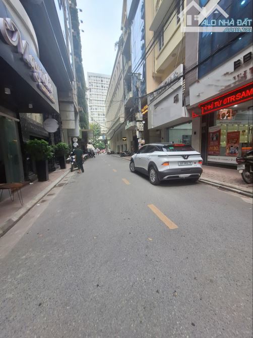 CĂN HỘ APARTMENT CAO CẤP  - 8 TẦNG -THANG MÁY- 18 PHÒNG CHO THUÊ - ĐƯỜNG 2 Ô TÔ TRÁNH