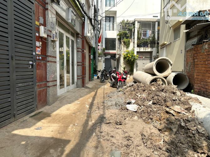 Bán nhà Phú Nhuận hẻm xe hơi - 130m2 ngang lớn 6m - Nguyễn Trọng Tuyển - 15.x tỷ TL