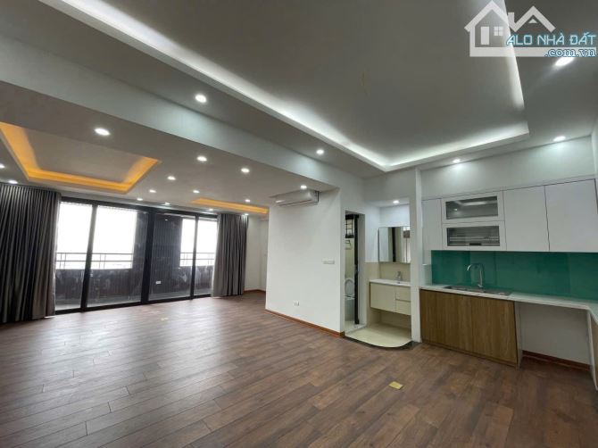 Bán căn hộ chung cư Việt Hưng120m2, 3 ngủ,2 VC, lô góc, tầng cao, full nội thất, nhỉnh 5 t