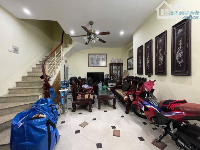 💥Phương Mai, Dân Xây, Ngõ Ba Gác Thông, 2 Thoáng, DT 33m2, 5 Tầng, Giá 7.x Tỷ