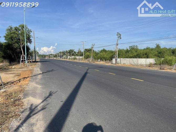 Bán 23.5m đất ODT Đường Hùng Vương - TX LaGi giá rẻ nhất view Biển