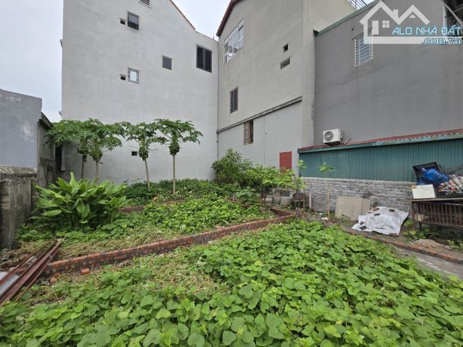 2,6 TỶ XUÂN ĐỖ 33M2 ĐẤT TRONG ĐÊ - NỞ HẬU  - GẦN NGAY KHU PHÂN LÔ XUÂN ĐỖ - TRƯỜN
