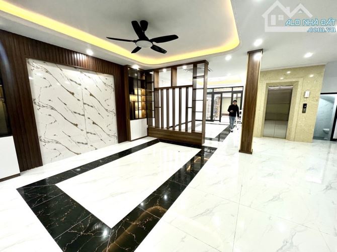 Bán nhà Vĩnh Khang, Ngọc Hồi, vị trí đẹp, gara ô tô tránh, tiện ích, 120m, 5 tầng, MT 5.2m
