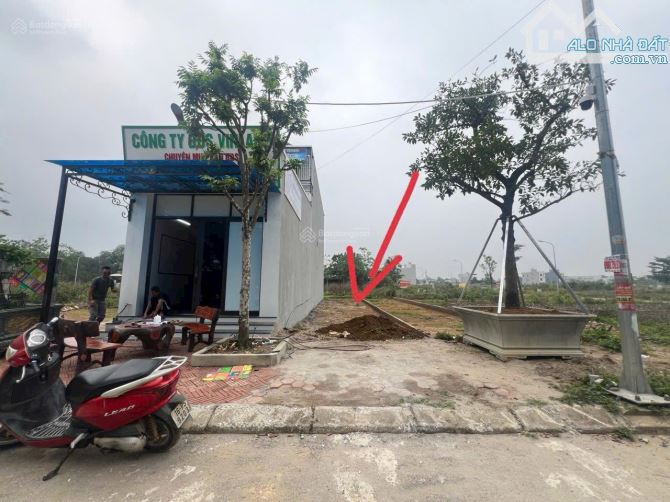 Lô góc 100m2 full thổ cư cách Quốc lộ 21 500m giá nhỉnh 2 tỷ, cách đại học Quốc gia 5ph