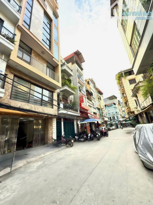 Quy hoạch đón đầu tương lai - Toà văn phòng MP Thái Thịnh 93m2*9T,mt 5.5m giá 40tỷ.