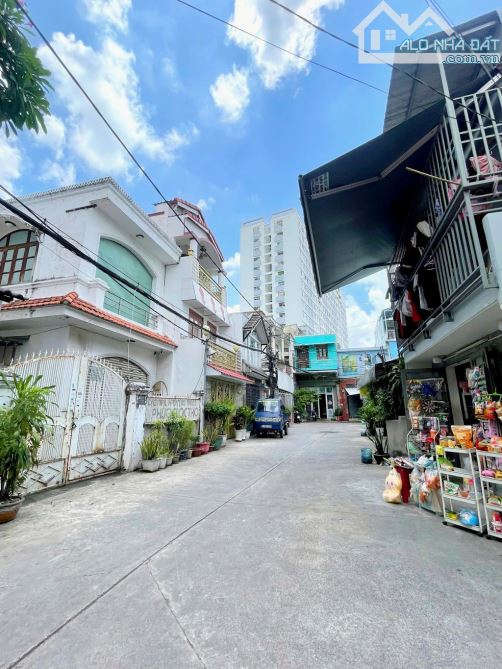 Hẻm xe hơi 6m thông - 1/ ngay Lũy Bán Bích - 60m2 - ô tô vào nhà chỉ 6 tỷ síu