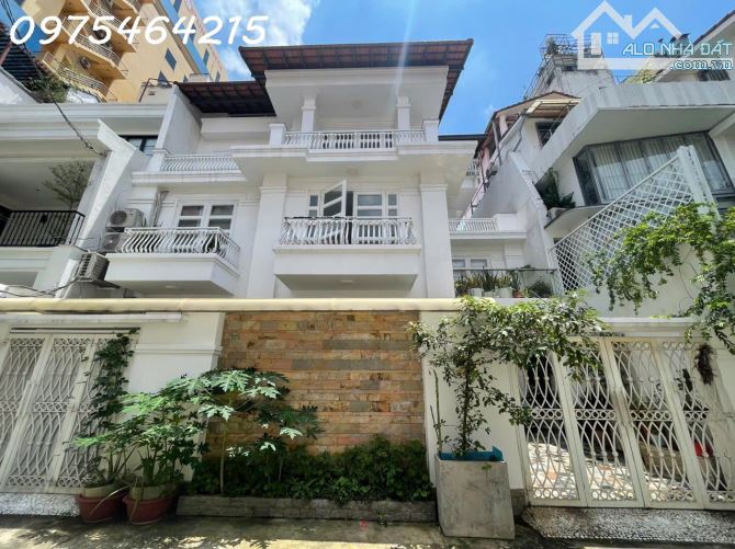 BIỆT THỰ TRUNG TÂM ĐA KAO – NGUYỄN THÀNH Ý, QUẬN 1