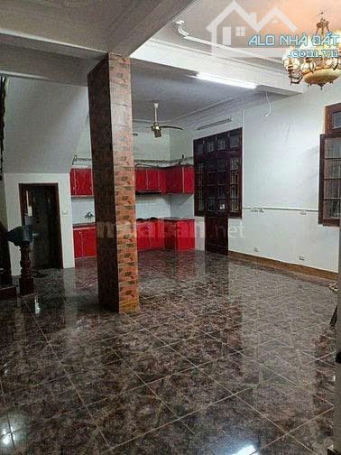 Cho thuê nhà 3 tầng riêng biệt ngõ Nguyễn Khang – Cầu Giấy,150m- MT 12.5m – 24tr/tháng