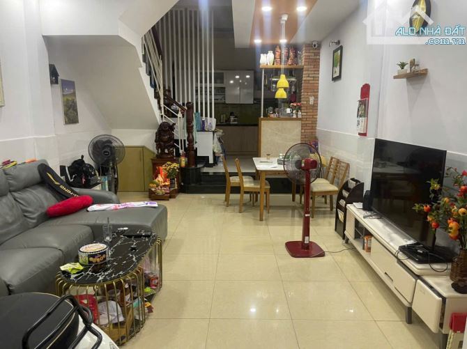 491A/26 Lê Văn Sỹ, Q.3 – Nhà 4PN, nở hậu, hẻm 6m, gần mặt tiền, giá mềm 11.9 tỷ