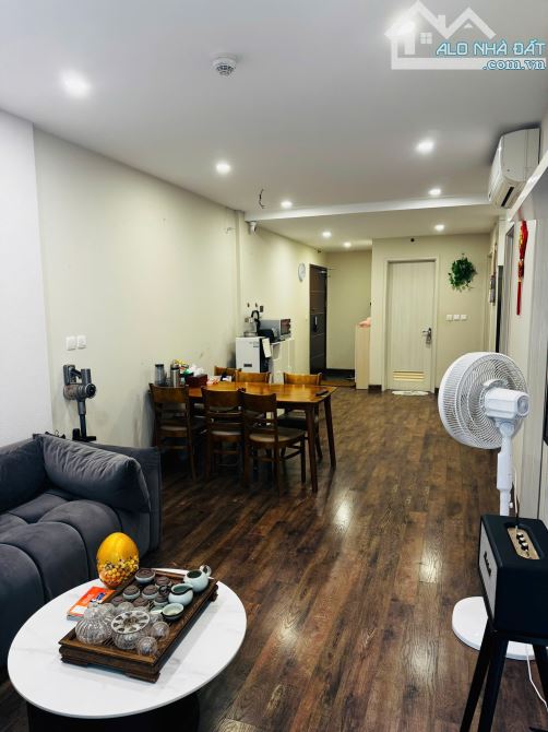 Cho thuê căn N2E Hoàng Minh Giám 2 phòng ngủ full đồ đẹp diện tích 70m2 , giá chỉ 12tr