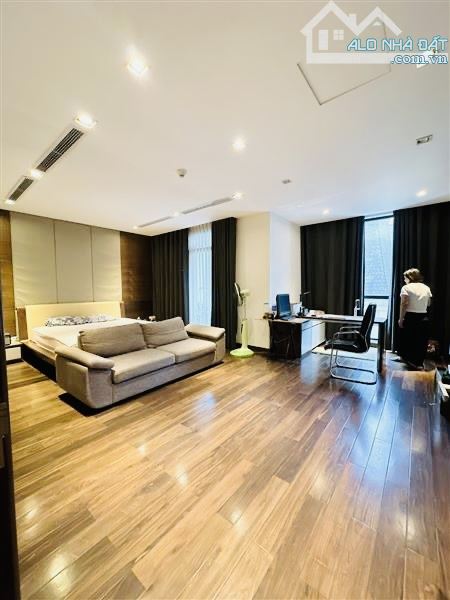 BÁN CĂN HỘ CAO CẤP VINCOM BÀ TRIỆU Q. HBT – 3 CĂN HỘ ĐẬP THÔNG 300M² – 3 SLOT Ô TÔ