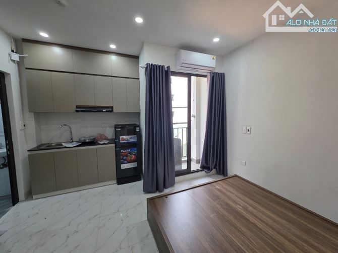 Bán Tòa CHDV TT Cầu Giấy 50mx6T Thang Máy. 10 Phòng KK - Dòng Tiền Cao