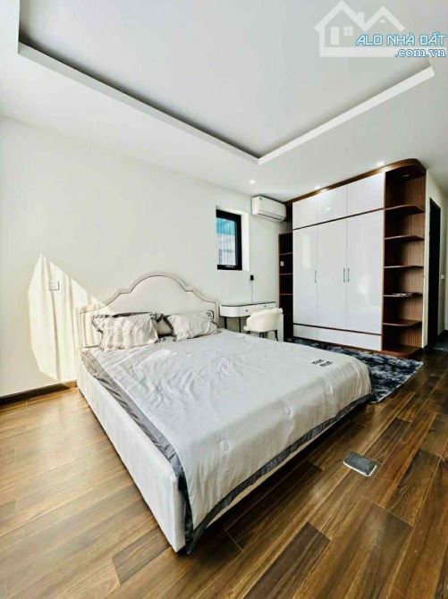 Nhà đẹp Giang Văn Minh, 3 thoáng, Ngõ thông Oto đỗ cửa, 7 tầng TM. 50m2, mt 4m. 17.2 tỷ!