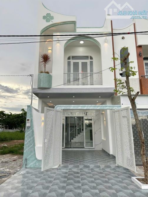 CẦN BÁN NHÀ 100M2 – XÃ HƯNG LONG, BÌNH CHÁNH – GẦN KDC & CHỢ – GIÁ CHỈ 1 TỶ 150 TRIỆU