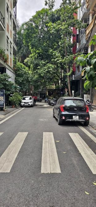 Ngụy Như Kom Tum, lô góc ô tô vào nhà, cách phố 30m, 60m2, MT 5m, 6 tầng thang máy 20 tỷ