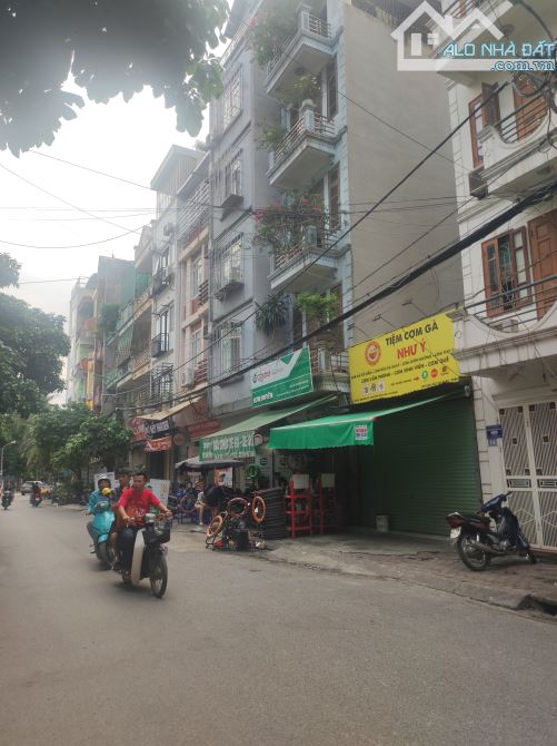 Cực Hiếm! Trần Phú, Mỗ Lao, DT 40m2, MT4m, ô tô tránh, chỉ 10.6 tỷ