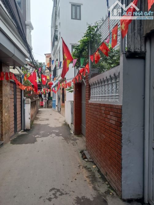NHÀ ĐẸP LONG LANH- LÔ GÓC THOÁNG SÁNG- CÁCH Ô TÔ 50m- MẶT TIỀN RỘNG- GIÁ TỐT NHẤT KHU VỰC