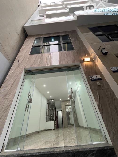 BÁN NHÀ THẠCH BÀN - 1 NHÀ RA PHỐ - Ô TÔ ĐỖ CỔNG - THANG MÁY 6 T giá 7,9tỳ