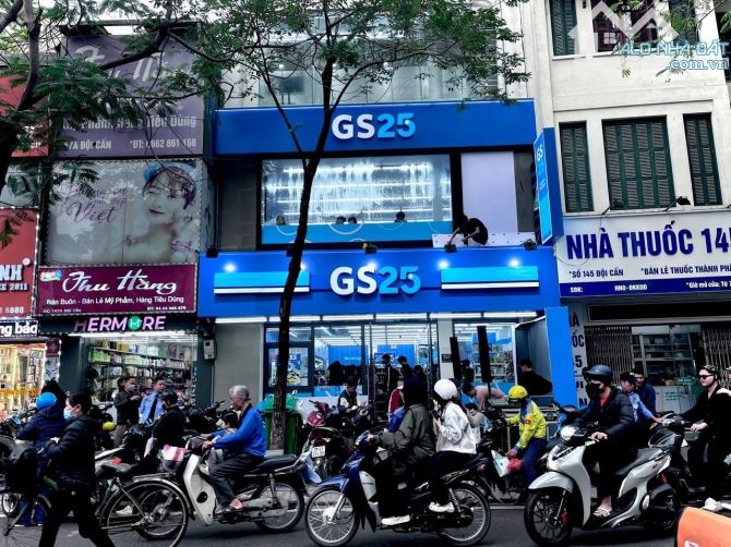 Định cư bán gấp nhà Mặt tiền Nguyễn Cư Trinh Q1 sẵn hdt 90tr ngang 6m 2 tầng